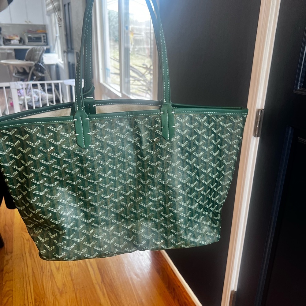 New with tags- green tote